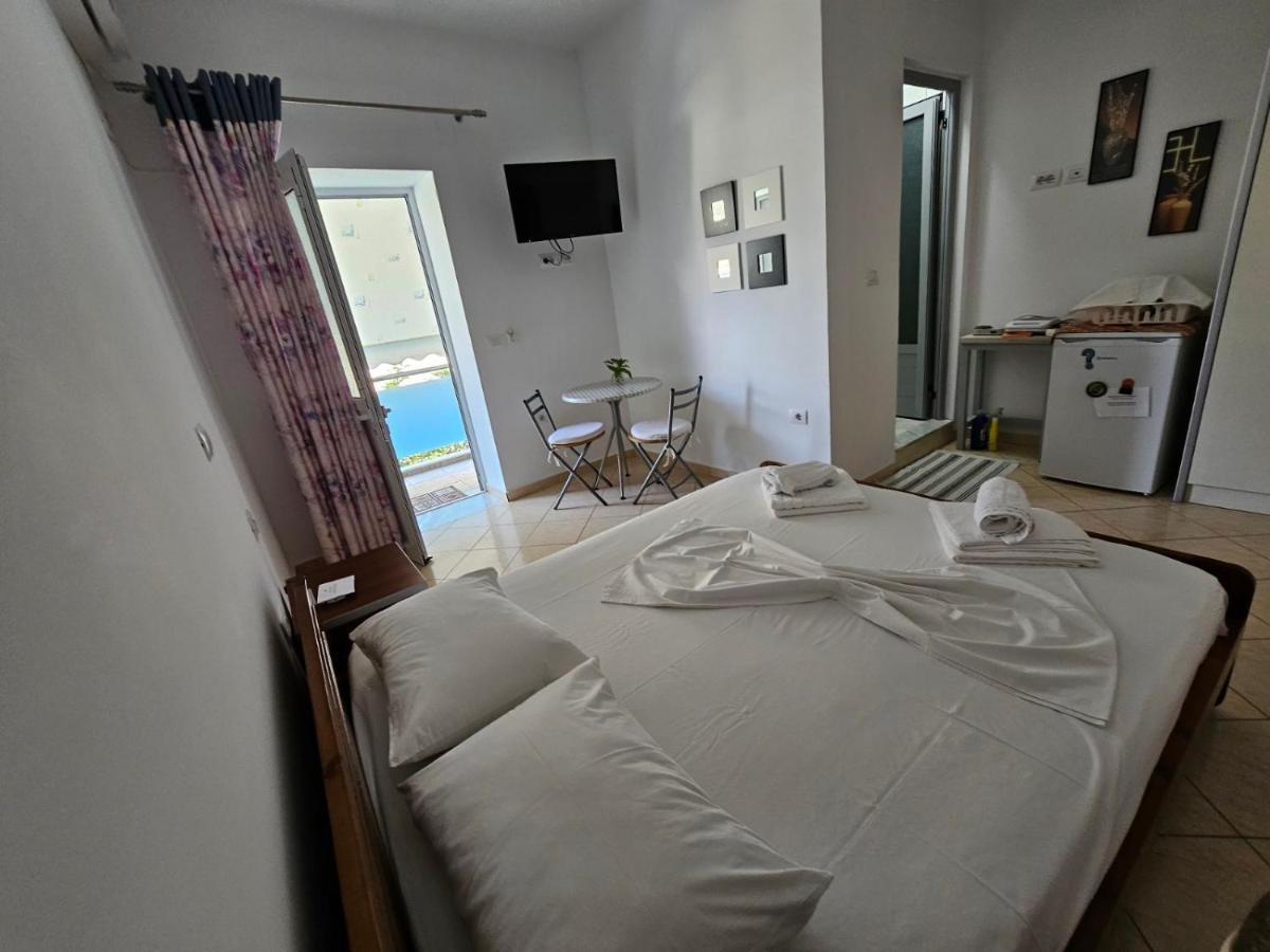 Garden Holiday Studios Himare Exterior foto